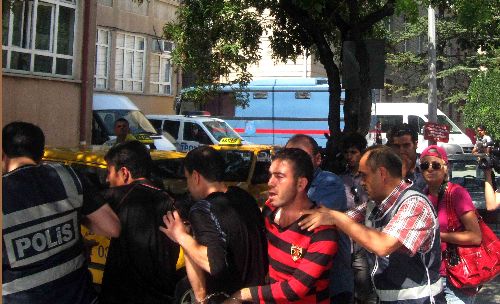 Ekmek fırınını yağmaladılar