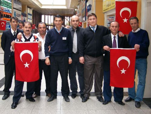 Eskişehir Otogarı Türk bayraklarıyla donatıldı