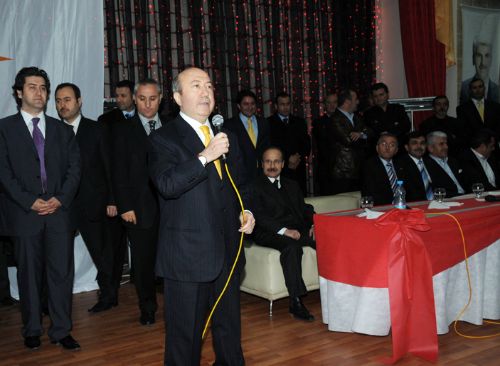Kemal Unakıtan: "Türkiye yayından çıkmış ok gibi yerinden fırlayarak harekete geçecek"