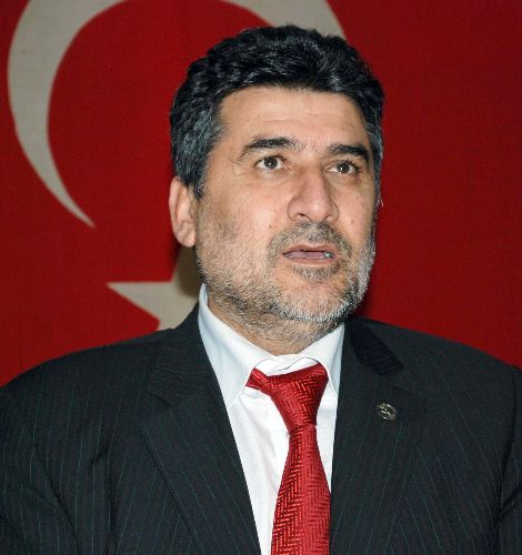 Remzi Çayır, Türkiye'nin bir türlü demokrasiyle yönetilmeyi beceremediğini söyledi