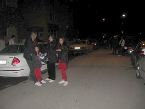 Eskişehirliler deprem üzerine evlerinden dışarıya çıktı.