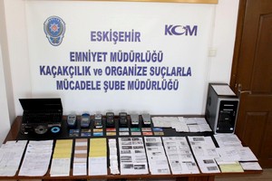 Mobil POS cihazlarıyla turistleri 1 milyon TL dolandırmışlar
