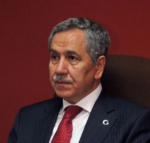 Bülent Arınç, Bursa'da Karabaş-ı Veli Tekkesi'nde sema gösterisi izledi.