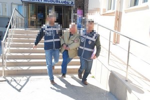 Uyuşturucuyla yakalanan zanlı: Çantayı camide buldum