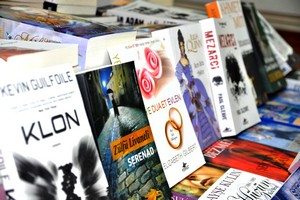 Bursa'da korsan kitap operasyonu