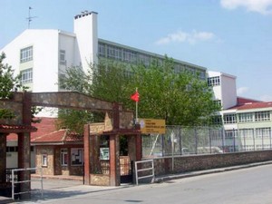 Öğrencilerin su şakası kanlı bitti.