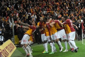 Galatasaraylı oyuncular: Derbiyi kazandık mutluyuz