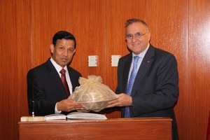 Bangladeş Büyükelçisi Rahman, Gaziantep Büyükşehir Belediye Başkanı Güzelbey’i ziyaret etti.