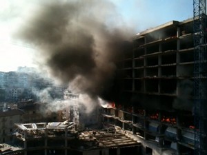 Park Otel inşaatında yangın çıktı.