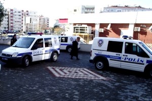 Çanta hırsızı kısa sürede yakalandı