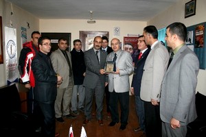 Eğitim Bir- Sen, Bayar'ı ödüllendirdi