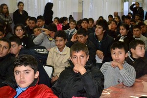 Vali Özcan Çankırı'ya gelen Vanlı öğrencileri ziyaret etti