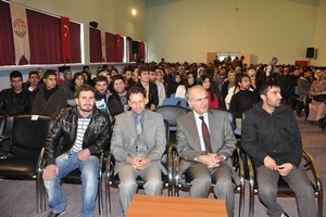 Üniversite öğrencilerine ‘e-dış ticaret' semineri düzenlendi.