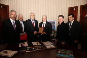 Zihni Aldırmaz, Adana'nın geleceği için üretilen her projeyi desteklediklerini söyledi.