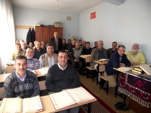 Bigadiç'te açılan Kur'ân kursuna yoğun ilgi