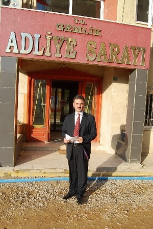 Başkanvekili Yılmaz, imzasız mektuba soruşturma açılınca karşı dava açtı