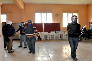 Kütahya polisinden bina içi silahlı çatışma tatbikatı