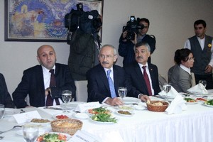 Kılıçdaroğlu, Adana'da oda başkanlarıyla buluştu