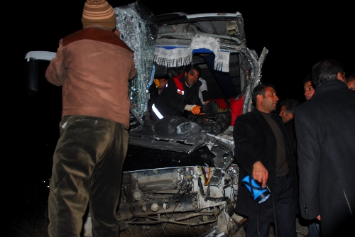 Başkale'de trafik kazası: 4 yaralı.