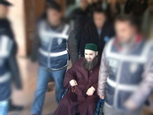 'Cübbeli Ahmet' adliyeye ambulansla götürüldü