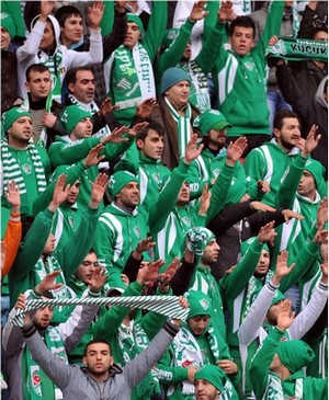Bursaspor taraftarları, Fenerbahçe'yi yeneceklerine inanıyor