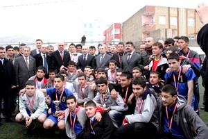 Mardin'de Liselerarası 5. Geleneksel Halı Saha Futbol Turnuvası sona erdi.
