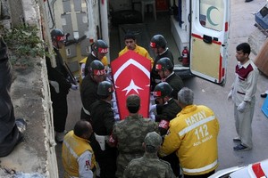 Hatay’da cinnet getiren asker iki komutan öldürdü.