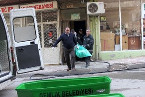 Çocuklarını kurtarmak için tekrar içeri girmiş