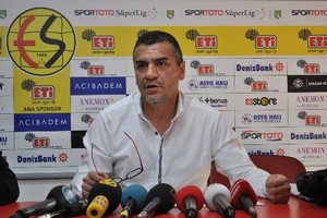 Eskişehirspor Sportif Direktörü Tüzün: ‘Biz’ duygusuyla oynayan bir takım olduk