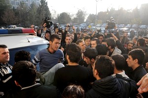 Uludağ Üniversitesi'nde olaylar çıktı, 4 kişi yaralandı.