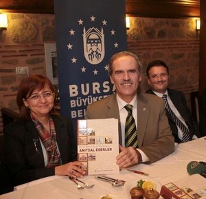Bursa'nın anıtsal eserleri bir kitapta toplandı