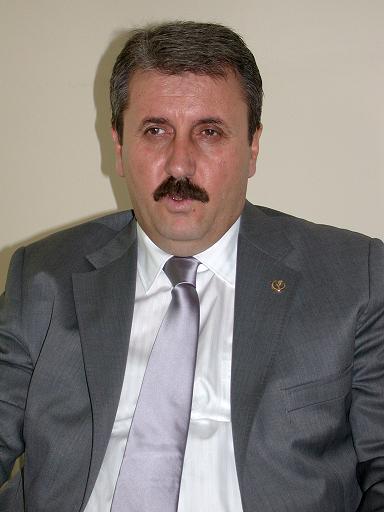 Destici: Fransa ile ekonomik ve askeri anlaşmalar dondurulmalı