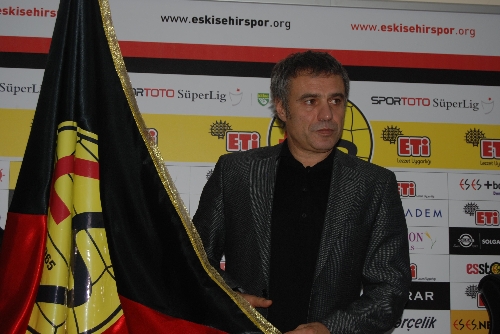 Ersun Yanal imzayı attı