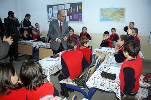 Hayırsever işadamının yaptırdığı okul törenle eğitime açıldı