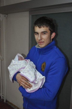 18 yaşında baba oldu