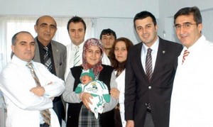 Yeni yılın ilk bebeğine Bursaspor'dan altın