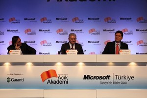 Microsoft, yazılımcıları Açık Akademi'ye bekliyor.
