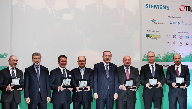 Erdoğan’dan beyaz eşya üreticilerine enerjide verimlilik plaketi