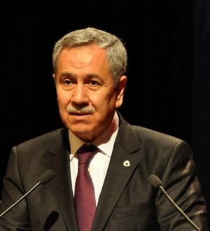 Bülent Arınç, CHP Milletvekili Akyan Erdemir’e sert çıktı