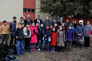 Pet şişeleri saksı yaptılar, bir yılda 7 bin fidan yetiştirdiler
