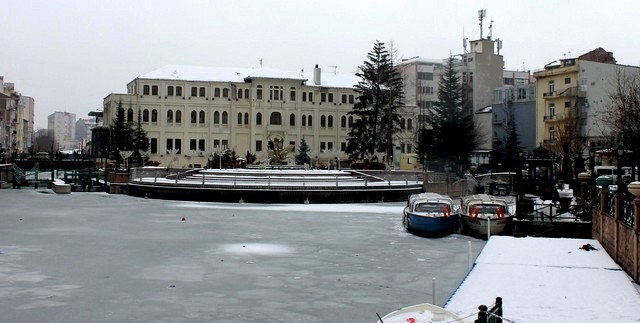 Eskişehir'de iki gün sonra yeniden kar yağışı başladı