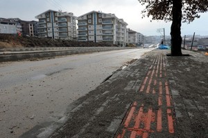 Osmangazi Belediyesi'nden, kaldırımlara 'görme engelli taş'