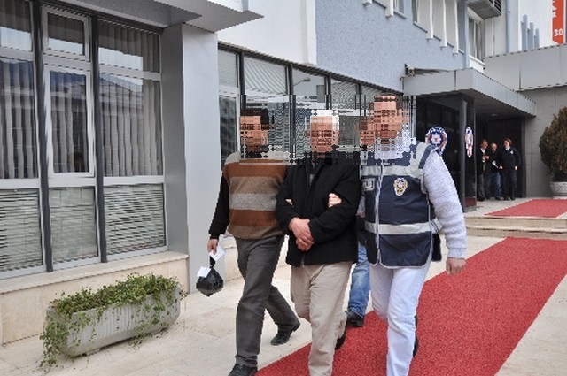 Dolandırıcının aktardığı parayı çeken kişi yakalandı
