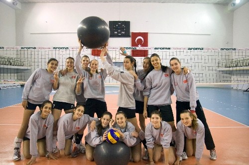 Voleybol'un yıldızları 2013’e hazırlanıyor