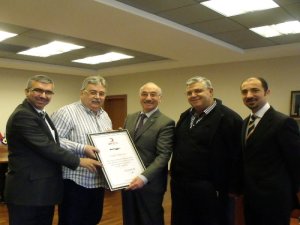 Bossa'dan depremzedelere 5 bin metre kumaş, 31 bin parça giyecek