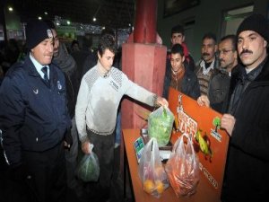Pazardan alınan ürünü vatandaş bir de kendi tartacak