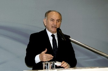 Topbaş: Almanya’daki vatandaşlarımızın başarısı bizi gururlandırıyor