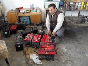 Soğuk havalar oto tamircilerinin işini de zorlaştırıyor
