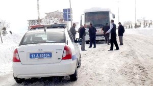 Bozulan aracını benzinle yakmaya kalkıştı