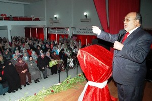 Hafızlar belgelerini törenle aldı